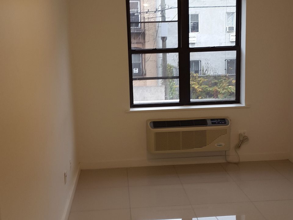 1st image of 417 Gates Ave APT 2F
