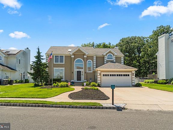 3rd image of 12 Waterview Dr
