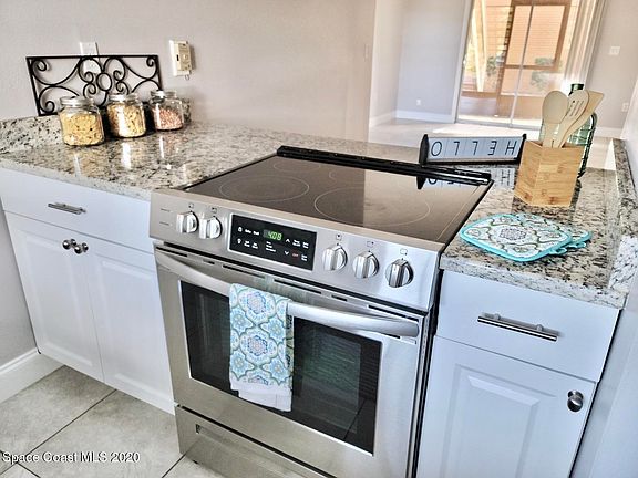 5th image of 125 Bristol Ln #125