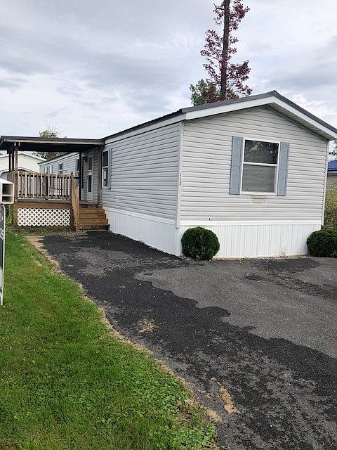 Exterior Image-0-Redman 113E Laurel Woods