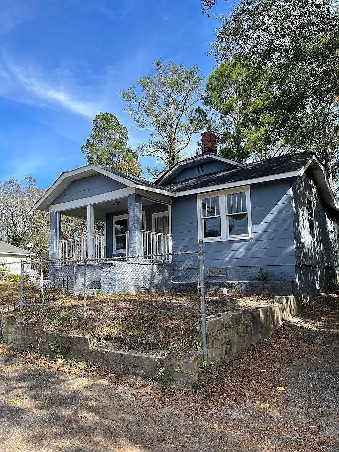 3 bed, 1230 sqft, $875 — Photo 2