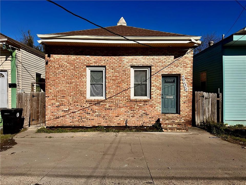 1st image of 2209 Foucher St