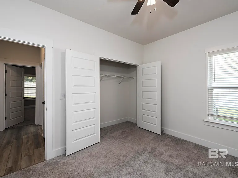 231 Bronze St — Photo 35