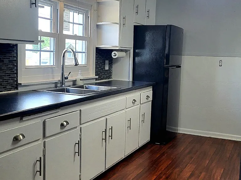 29 Laverack Ave #3 — Photo 2