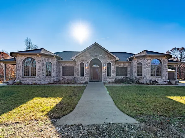 3279 W Barnes Lake Rd, Columbiaville, MI 48421