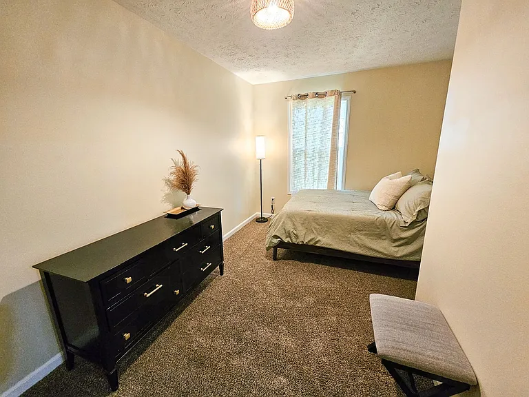 1496 N Kinser Pike — Photo 34