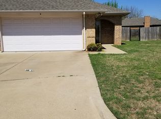 1202 Gregory Ct APT B, Cleburne, TX 76033