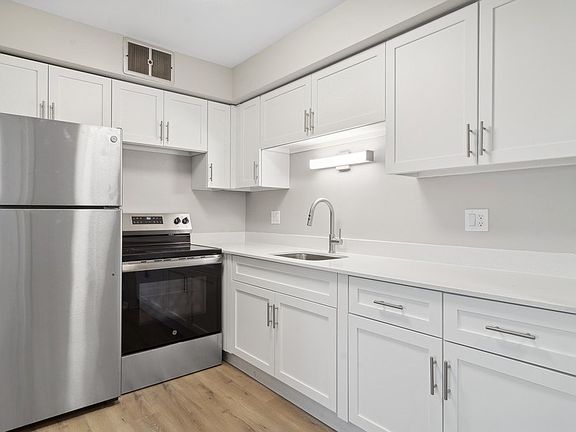 5th image of 4271 Sheridan Ave S #61-305