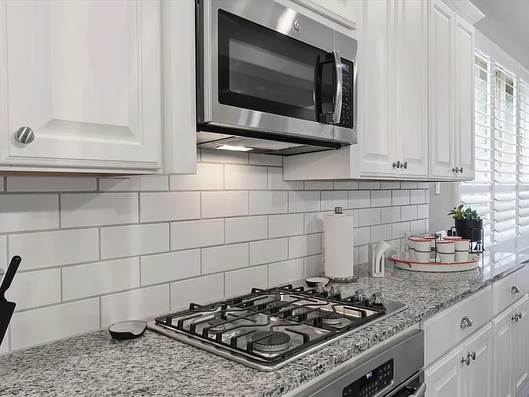 125 Russet Bend Pl N — Photo 17