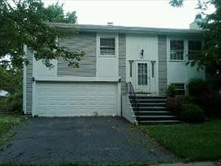 1st image of 888 Shorewood Dr