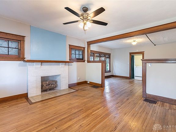3rd image of 1019 Creighton Ave