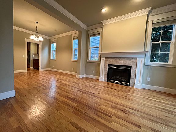 4th image of 521 3rd Ave S