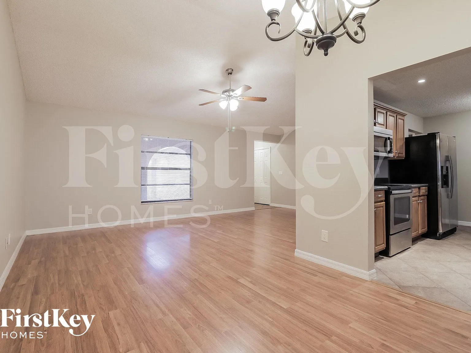3 bed, 2.0 bath, 1517 sqft, $2,215 — Photo 4