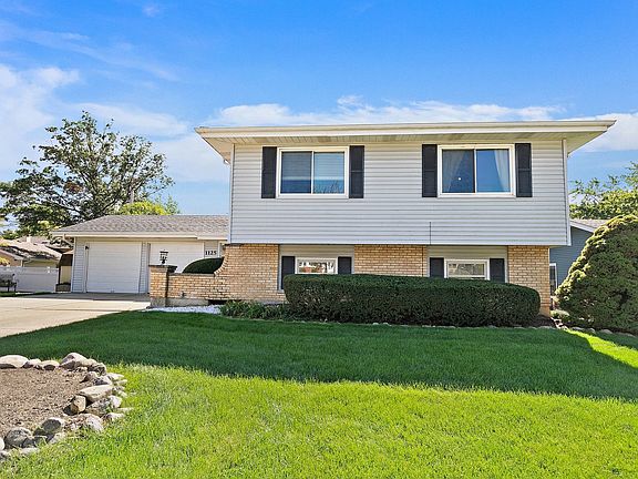 2nd image of 1125 Lancaster Ct