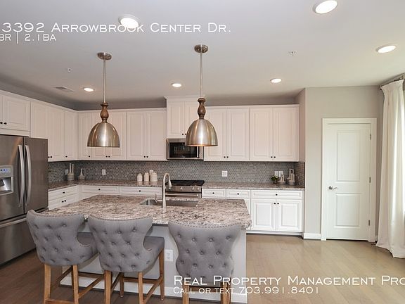 2nd image of 13392 Arrowbrook Centre Dr