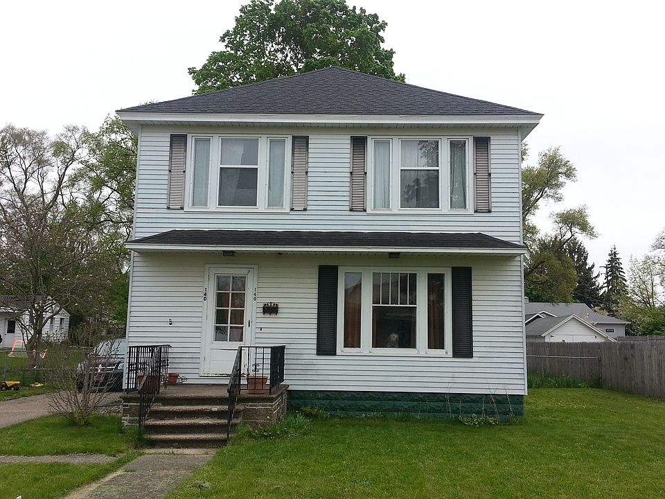1st image of 140 E Superior St