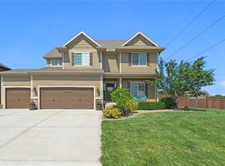 1316 NE Country Ln, Lees Summit, MO 64086