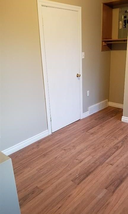 1st image of 606 Oak St #1
