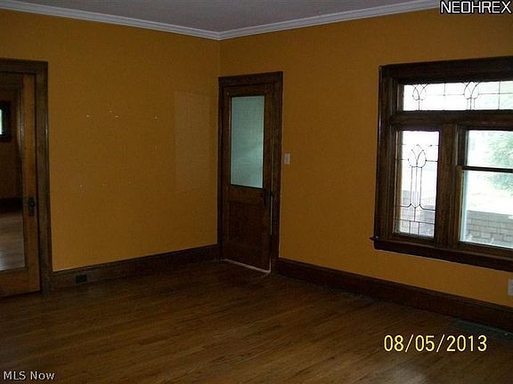 3rd image of 2215-2217 Lewis Dr