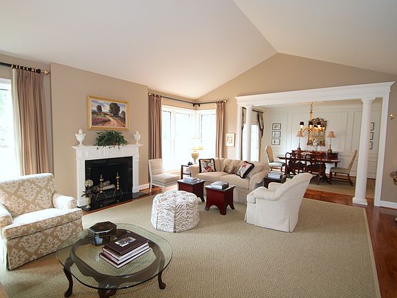 5th image of 39 Woodbury Pl