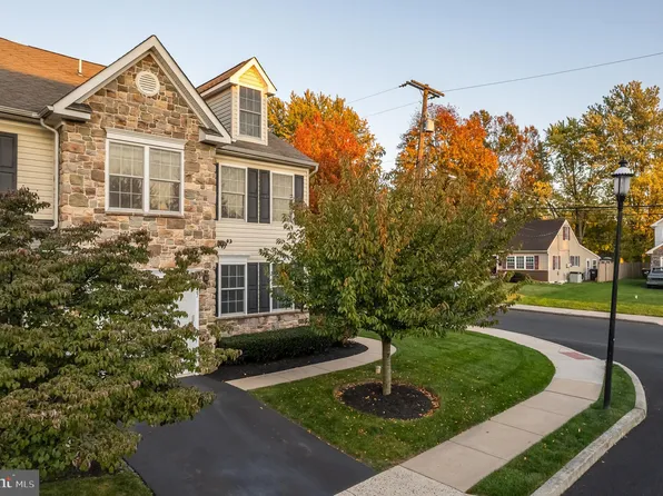 27 Ryan Ct, Telford, PA 18969