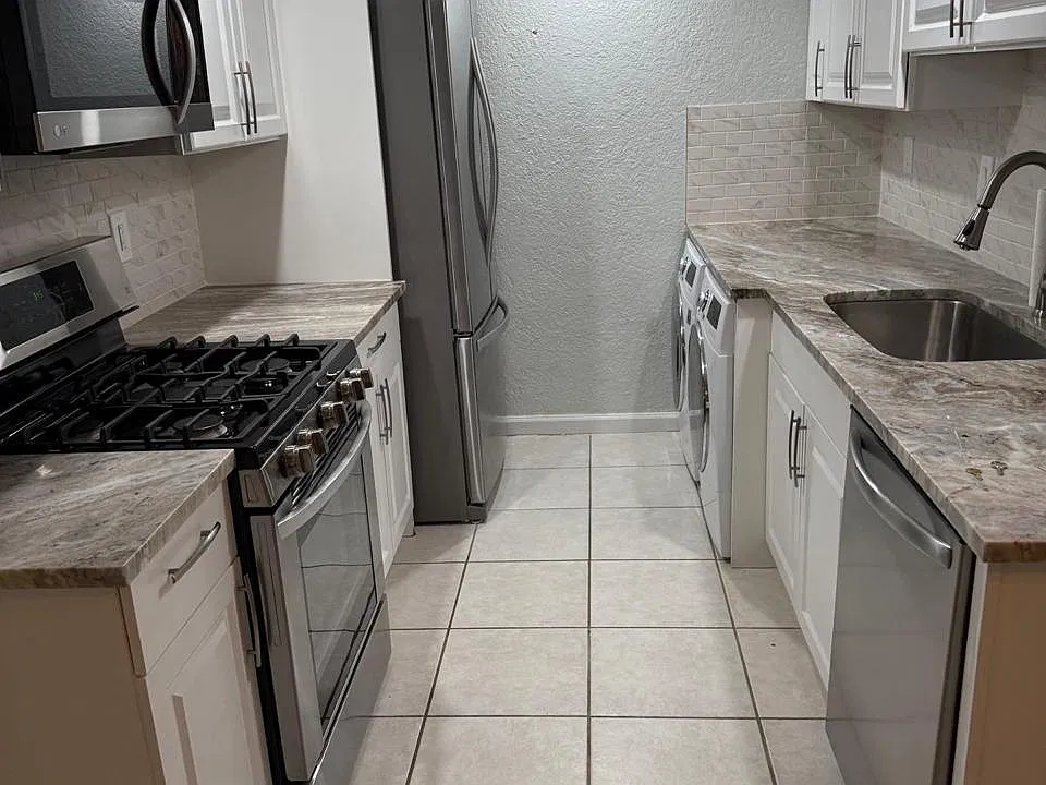 382 E Royal Palm Rd #600