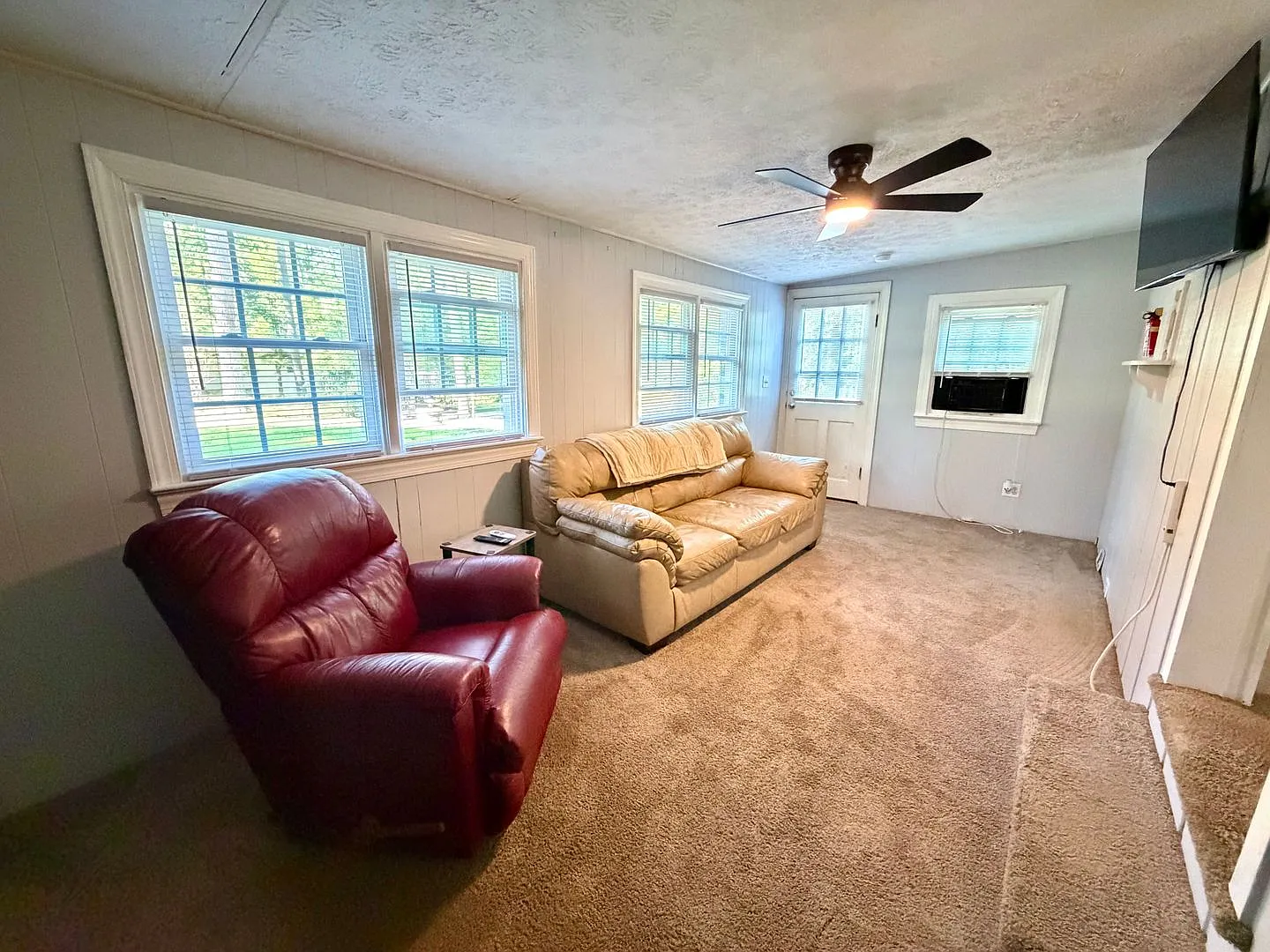 Your Home Away from HomeFully Furnished & All-Inclusive — Photo 2