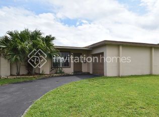 8410 NW 24th Pl, Fort Lauderdale, FL 33322