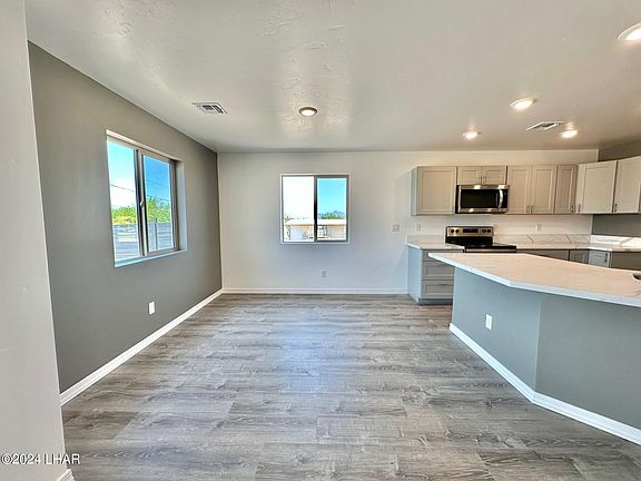 3rd image of 4610 Tule Dr