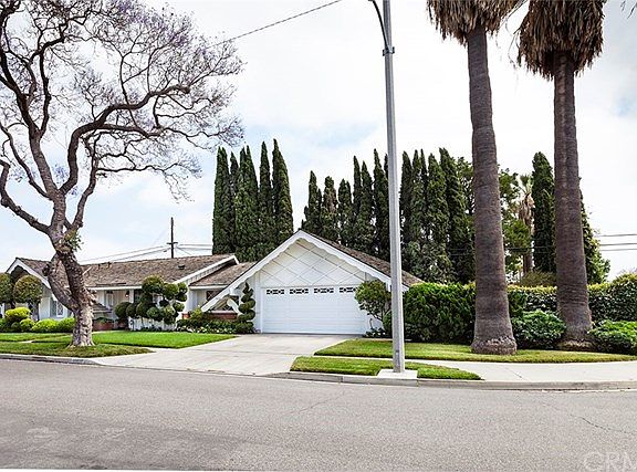 2nd image of 10632 La Dona Dr