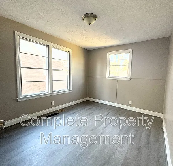 3212 Avenue G — Photo 4