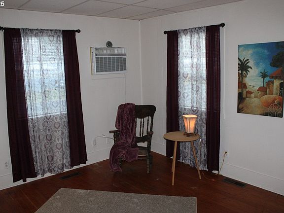 4th image of 229 E Darwin St