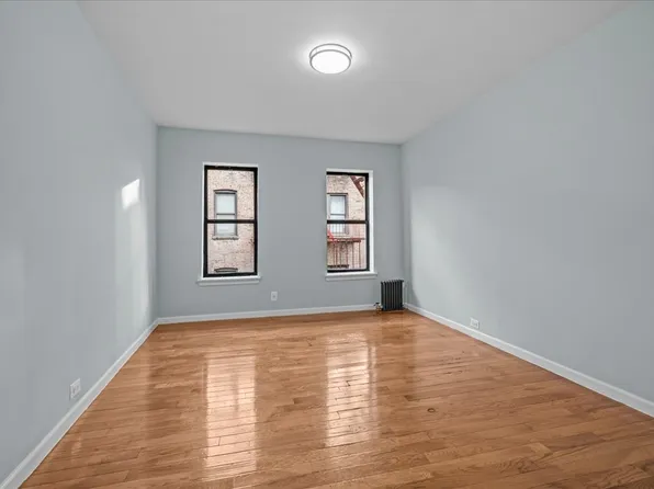 2186 Cruger Avenue image 5 of 6