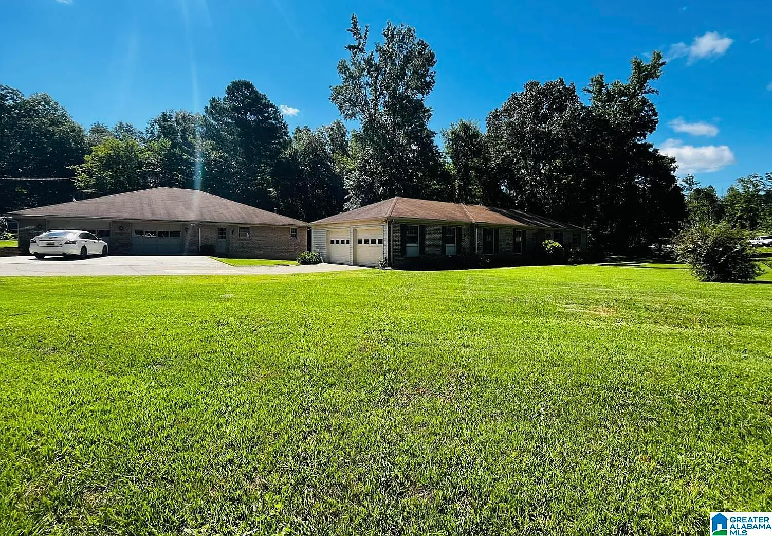 3 bed, 2.5 bath, 1900 sqft, $1,900 — Photo 4
