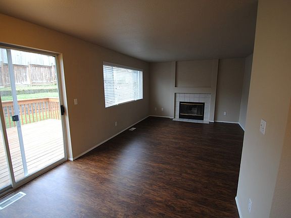 5th image of 8708 63rd Ave E