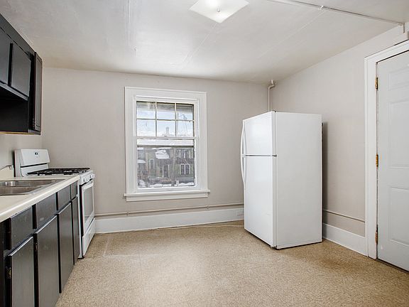 4th image of 908 S Park St APT 2