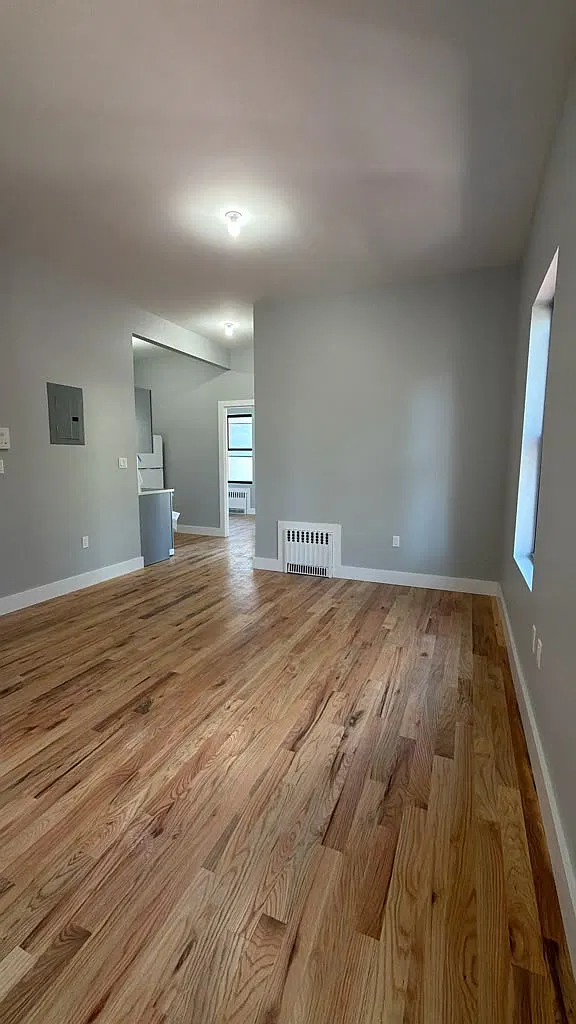 3 bed, $3,470 — Photo 3