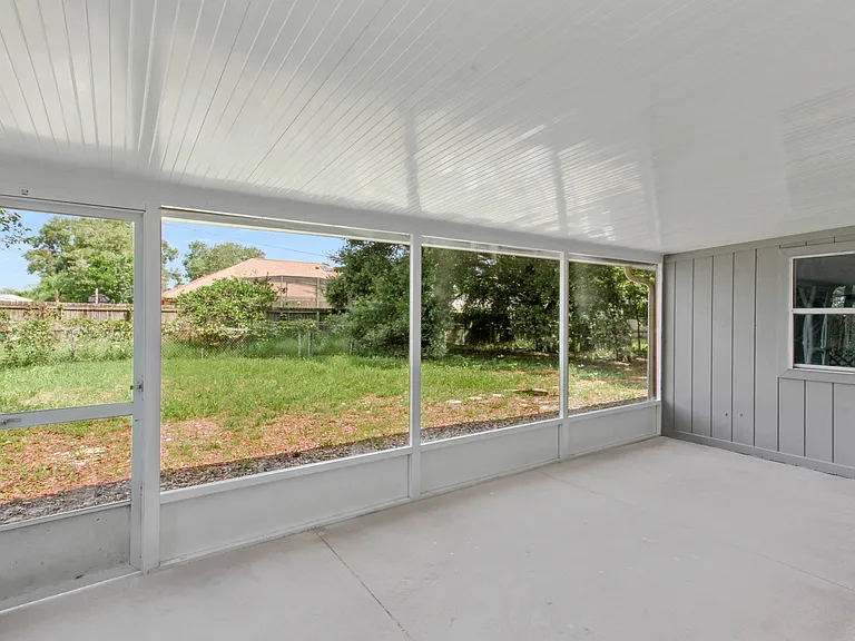 1022 Norwood Dr — Photo 17