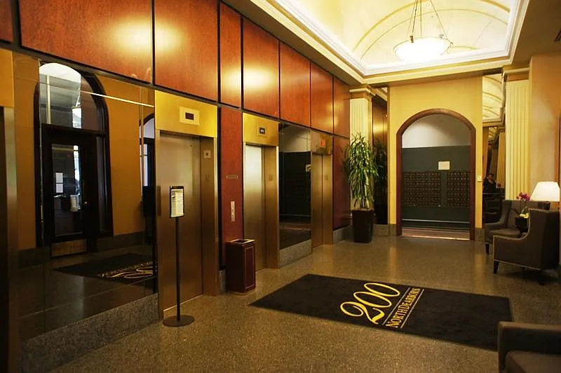 Building Photo - 200 N Dearborn St #3708