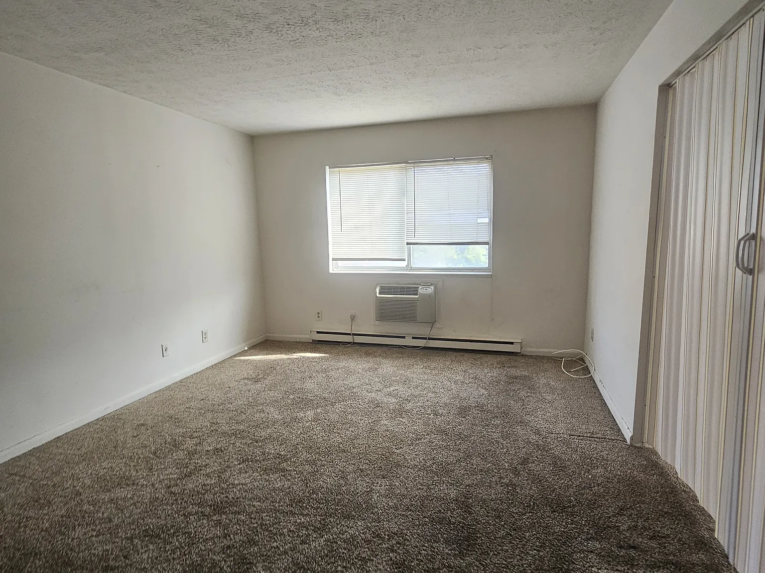 1 bed, $1,400 — Photo 4