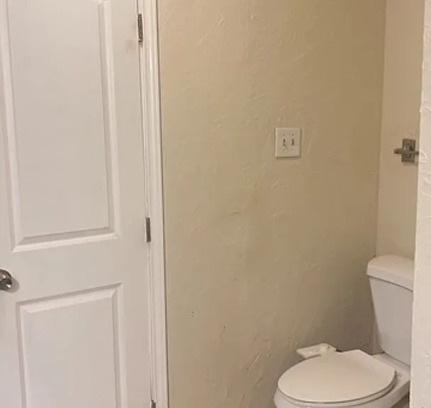 1901 Cloisters Dr #921 — Photo 18