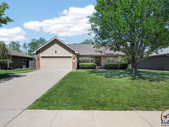 7448 SW Cannock Chase Rd, Topeka, KS 66614