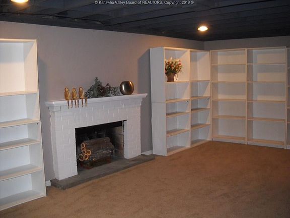 4th image of 420 Forest Cir