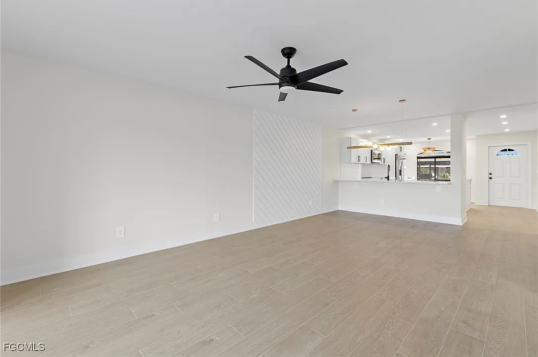2 bed, 2.0 bath, 1160 sqft, $4,500 — Photo 3