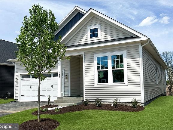 2nd image of 137 Oleander Ct