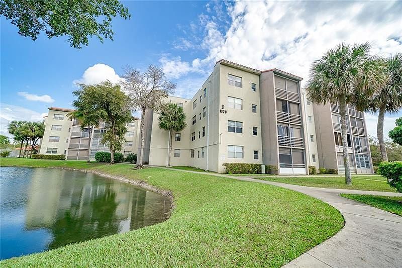 1st image of 1820 N Lauderdale Avenue #3301