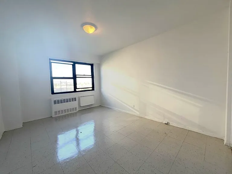913 E 179th St #4J — Photo 1