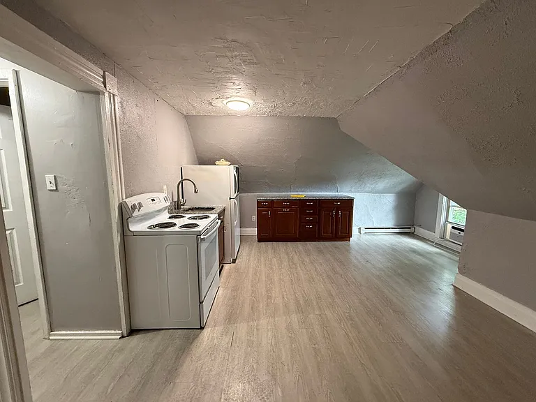 306 Broadway Ave — Photo 7