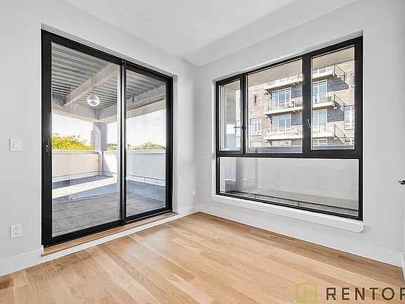 3rd image of 494 Manhattan Ave #407E