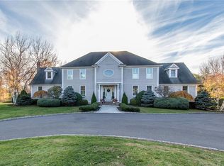 2 Chapman Pl, Redding, CT 06896